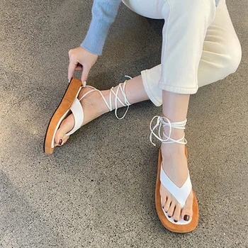 Mulheres de Verão, Sandálias Sapatos Clip T-tipo da Correia Romano Baixa de Calcanhar do Calçado Feminino Pulseira de Tornozelo Praia de Plástico Sandalias De Mulher